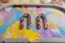Load image into Gallery viewer, Arch sprinkle rainbow resin earrings