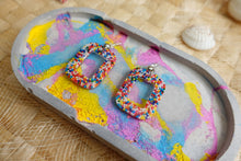 Load image into Gallery viewer, Arch sprinkle rainbow resin earrings