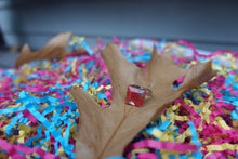 Load image into Gallery viewer, Red Pressed Adjustable Flower Ring made with resin

