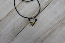 Load image into Gallery viewer, Small triangle flower necklace
