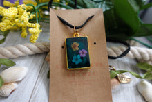 Load image into Gallery viewer, Handmade Dark Blue Flower pendant necklace
