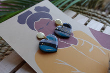 Load image into Gallery viewer, Marbled heart earrings
