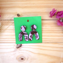 Load image into Gallery viewer, Pink and Brown marbled polymer clay earrings
