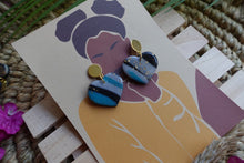 Load image into Gallery viewer, Marbled heart earrings
