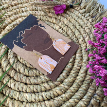 Load image into Gallery viewer, Sold and white marbled arch dangle
