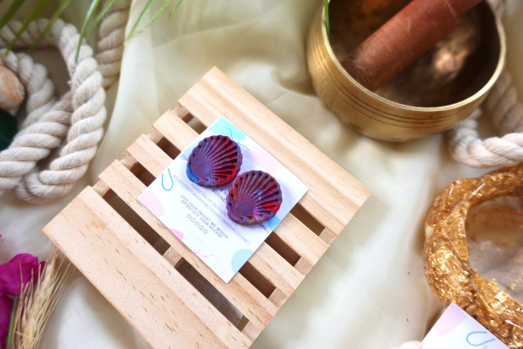 Sea shell studs