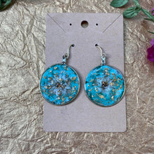 Load image into Gallery viewer, Flower pressed Resin earrings | teal and white circle hoop | pressed white flower|
