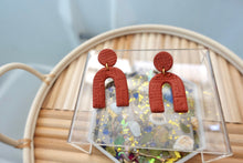 Load image into Gallery viewer, Texture terracotta arch dangle earrings | polymer clay | handmade |
