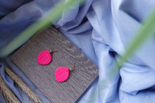 Load image into Gallery viewer, Pink wood textured organic circles | stone  | handmade | polymer clay earrings
